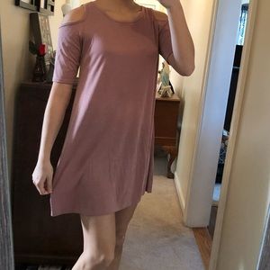 Dusty rose T-shirt dress with cutouts!💕